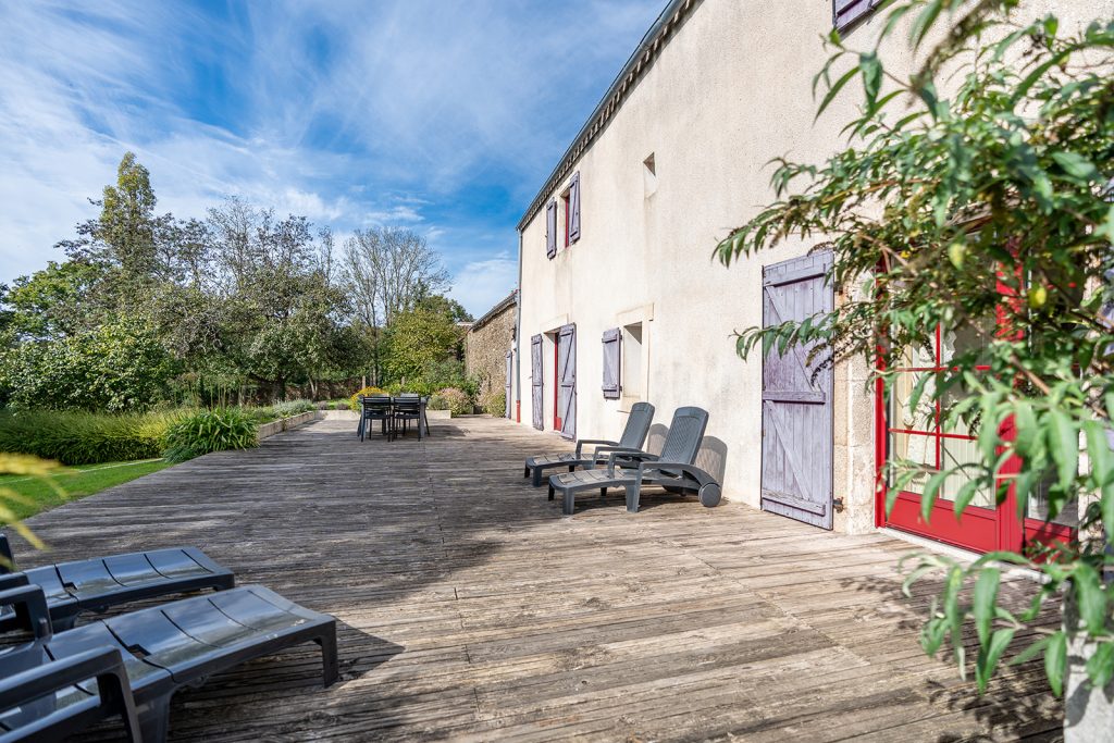 Gîte de groupe et chambres d'hôtes Domaine de Bacqueville à L'Aiguillon-sur-Vie en Vendée, idéal pour mariages, séminaires et événements