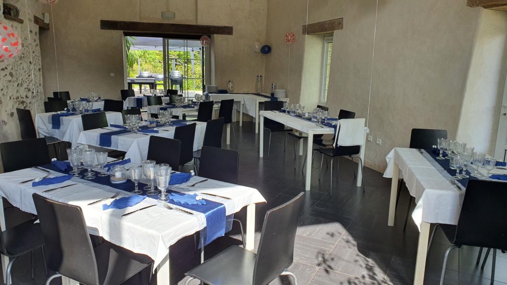 Domaine de Bacqueville, gîte de groupe à L'Aiguillon Sur Vie en Vendée Salle de mariage