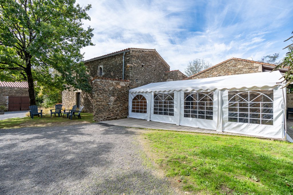 Domaine de Bacqueville, gîte de groupe à L'Aiguillon Sur Vie en Vendée Salle de mariage