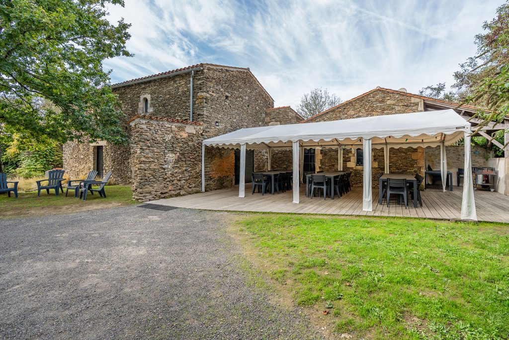 Domaine de Bacqueville, gîte de groupe à L'Aiguillon Sur Vie en Vendée Salle de mariage