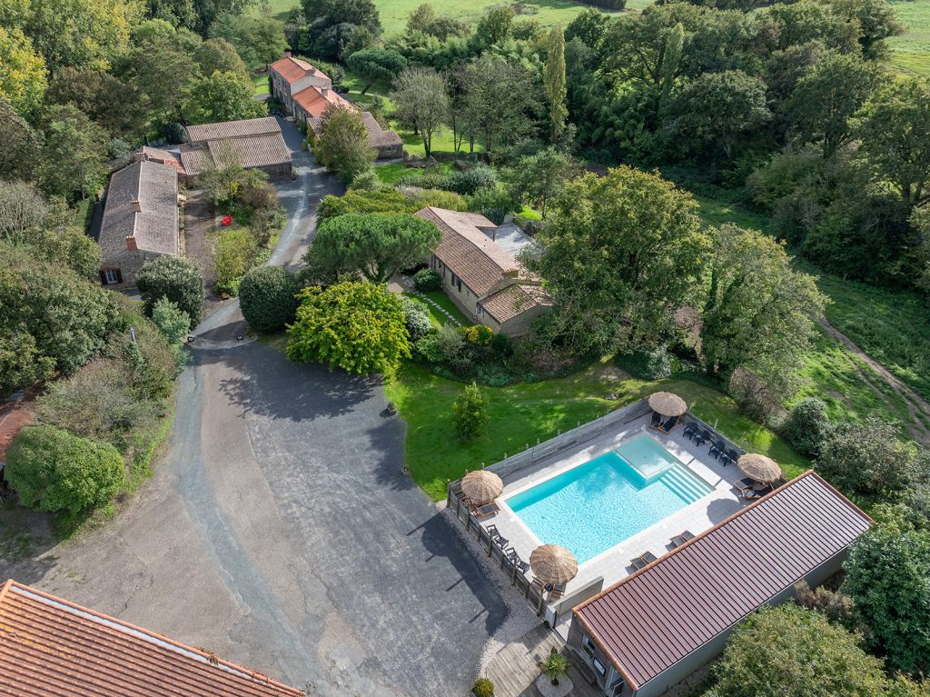 Domaine de Bacqueville, gîte de groupe à L'Aiguillon Sur Vie en Vendée Salle de mariage