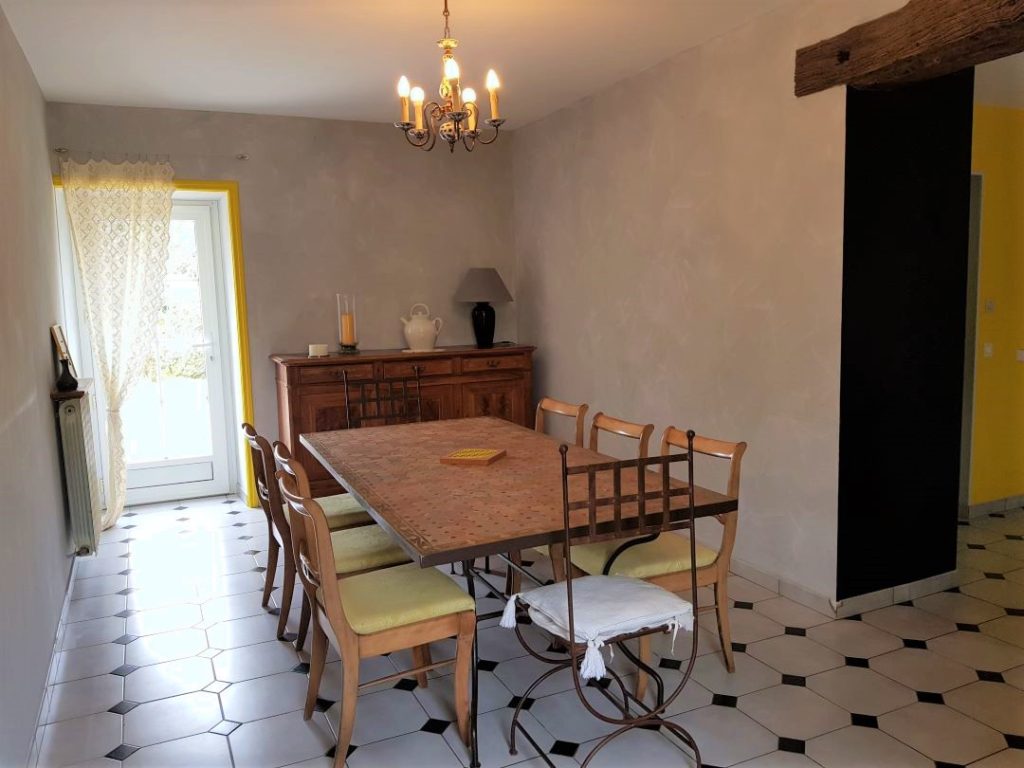 Gîte de groupe et chambres d'hôtes Domaine de Bacqueville à L'Aiguillon-sur-Vie en Vendée, idéal pour mariages, séminaires et événements