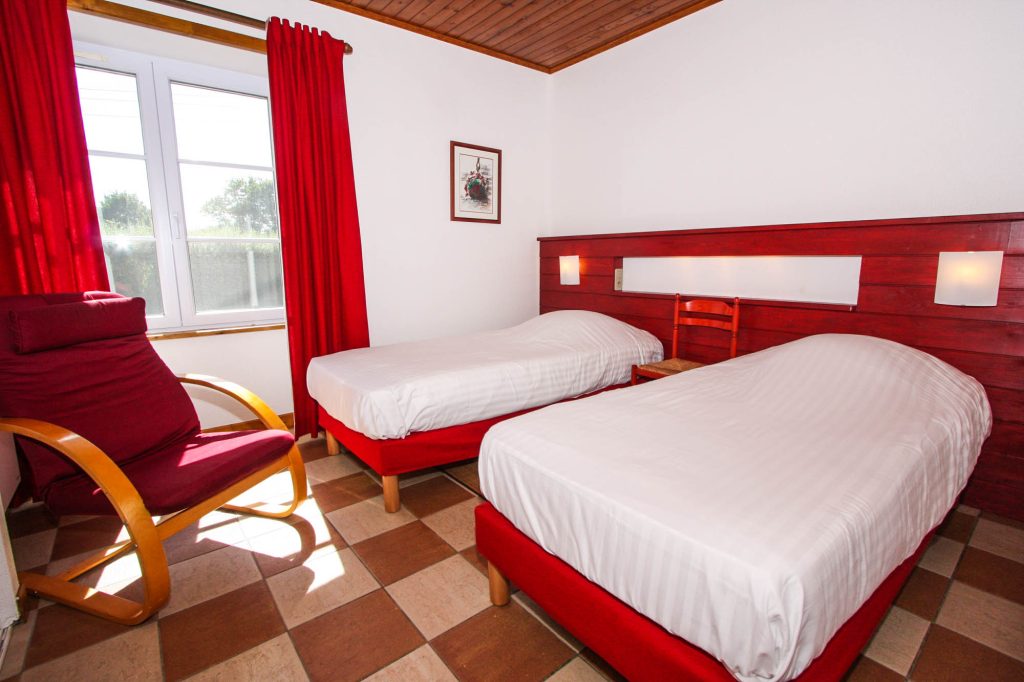 Gîte de groupe et chambres d'hôtes Domaine de Bacqueville à L'Aiguillon-sur-Vie en Vendée, idéal pour mariages, séminaires et événements