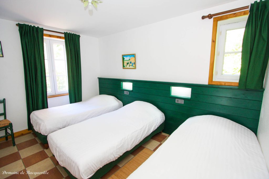 Gîte de groupe et chambres d'hôtes Domaine de Bacqueville à L'Aiguillon-sur-Vie en Vendée, idéal pour mariages, séminaires et événements
